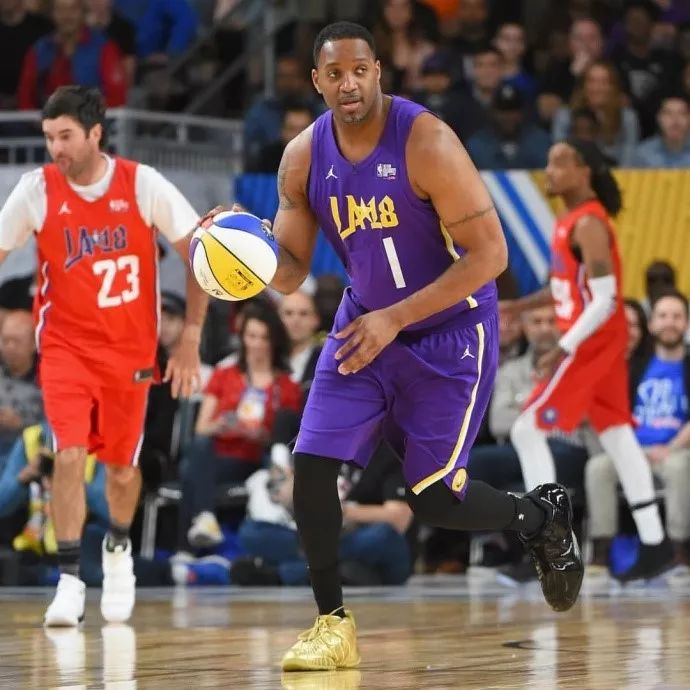 他年轻球员 他年轻球员