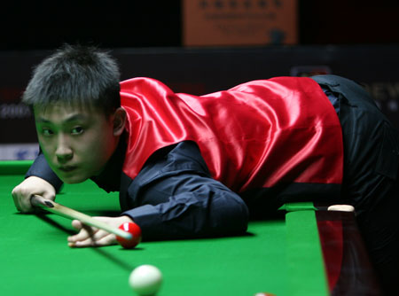 她展现了丰 她展现了丰